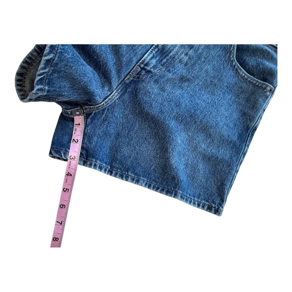 Levi’s High Waisted Mom Women’s Shorts - Size 27 - Picture 9 of 13